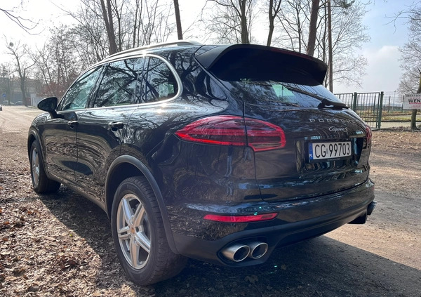 Porsche Cayenne cena 160000 przebieg: 190000, rok produkcji 2016 z Grudziądz małe 781